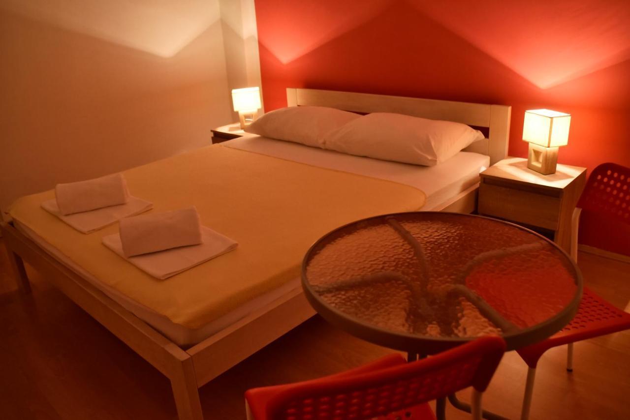 Apartments Galeb Pag - Beach Pag Town Eksteriør billede