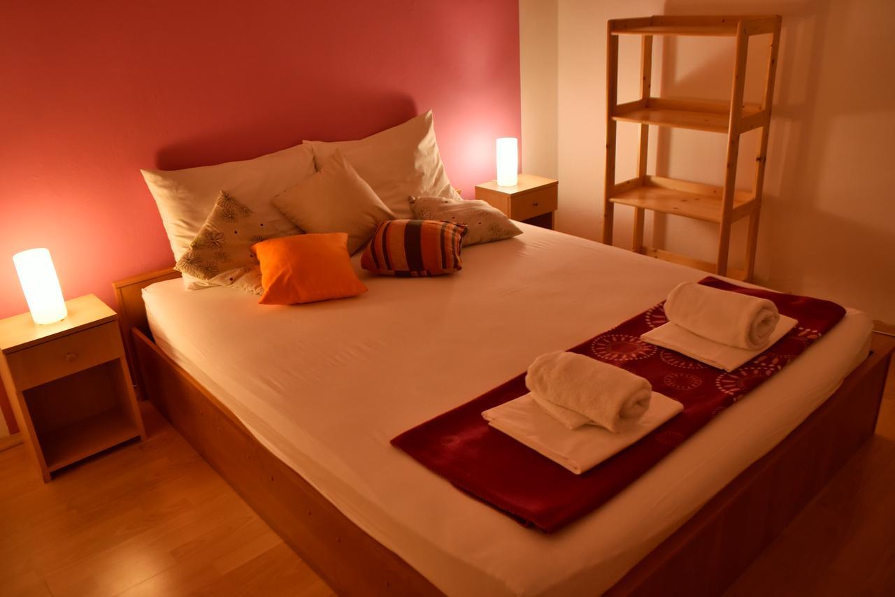 Apartments Galeb Pag - Beach Pag Town Eksteriør billede
